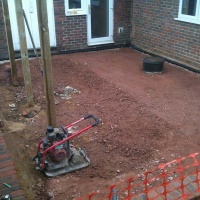 forming shaping base for patio out of scalpings